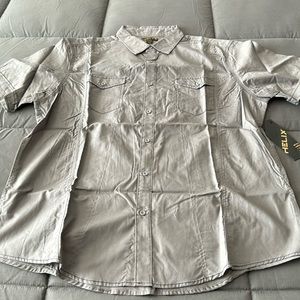 Men’s short sleeve button down shirt